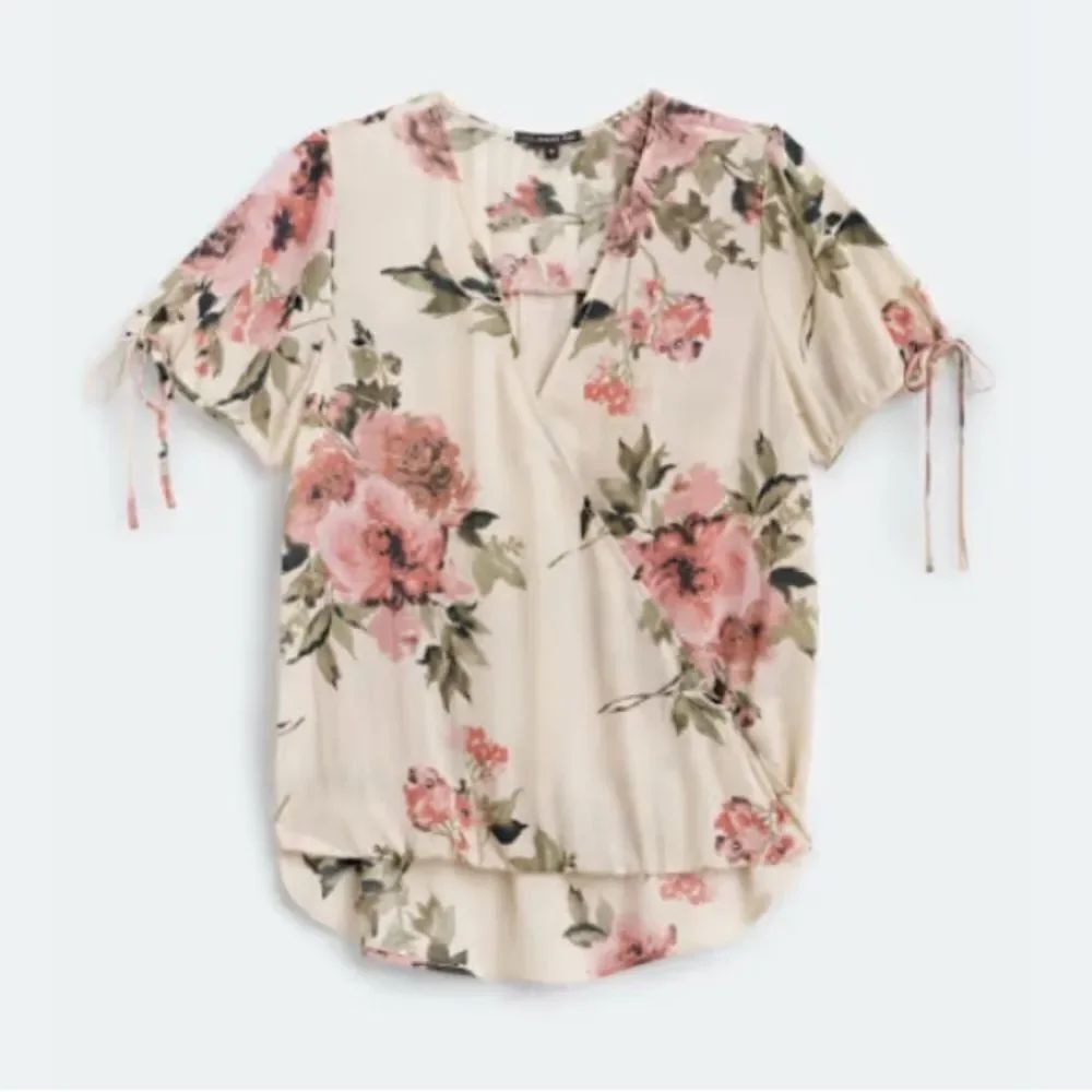NWT Sz M *Stitch Fix* Stacie Surplice Tie Sleeve Blouse